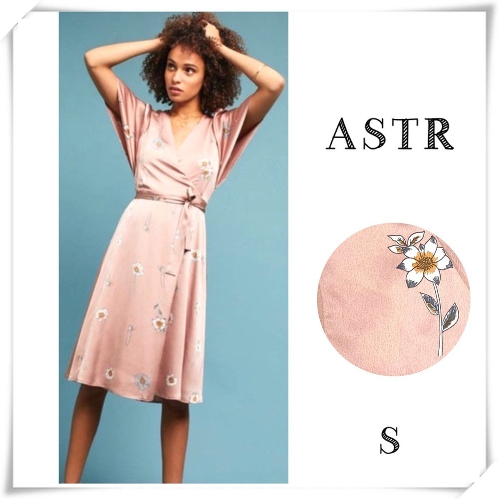 Astr the Label Fiona Floral Wrapped Bow tie Waist Midi Dress Dusty Pink Size S